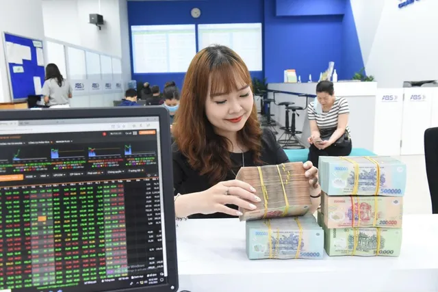 Yếu tố cần lưu ý khi lựa chọn dịch vụ và ký hợp đồng ủy thác đầu tư chứng khoán