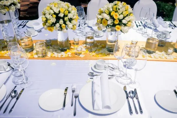 5 cách trang trí đám cưới ngoài trời lãng mạn, ấn tượng hơn