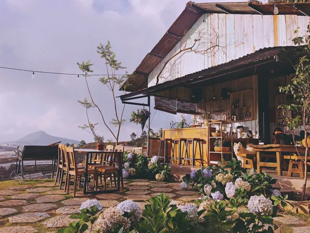 Bên trong kiến trúc nhà phố tân cổ điển với nội thất hiện đại, mới mẻ