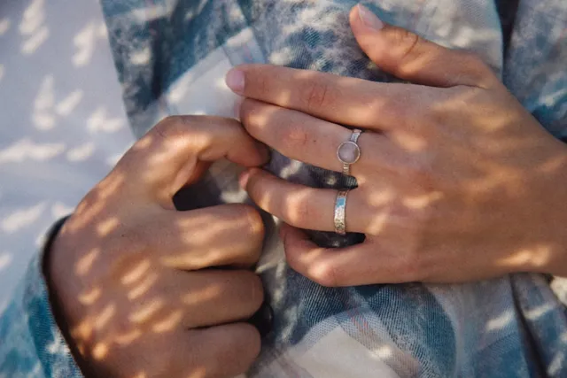 Nhẫn cưới đôi