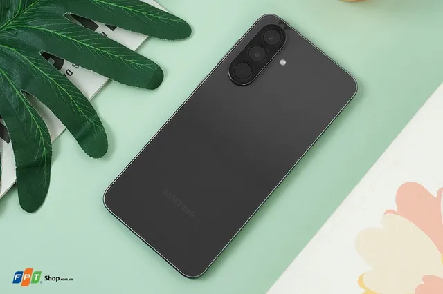 Top 5 điện thoại chụp ảnh đẹp dưới 10 triệu 2026: Lựa chọn nào đáng mua?