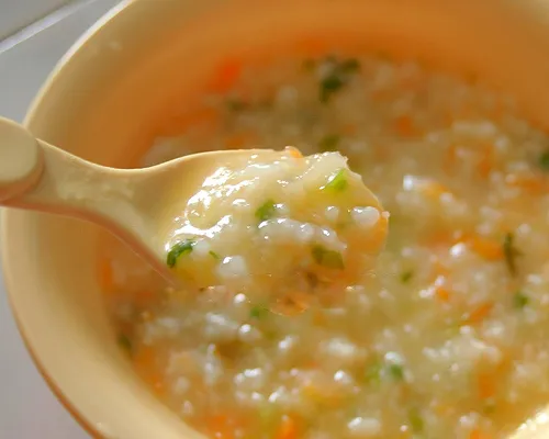 Vào bếp chế biến bột ăn dặm cho bé