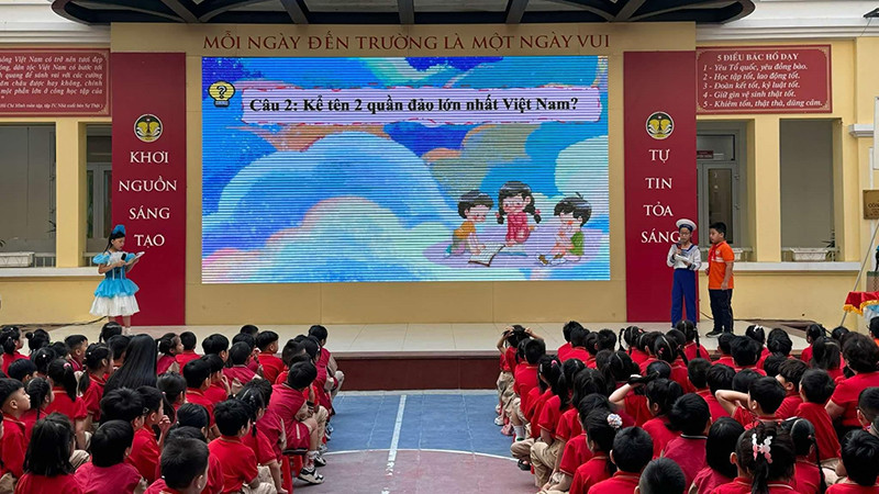 Giảm áp lực học tập, giúp học sinh phát triển toàn diện — ảnh minh họa học sinh trong môi trường học tập tích cực