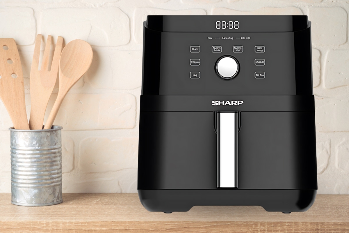 Nồi chiên không dầu Sharp – phù hợp cho người mới bắt đầu, có tính năng tự ngắt an toàn