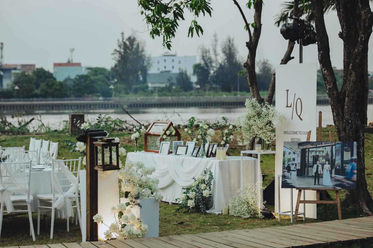 Trang trí minimalist xanh hot trend 2026 tại Hidden Haven - nguồn từ tonywedding