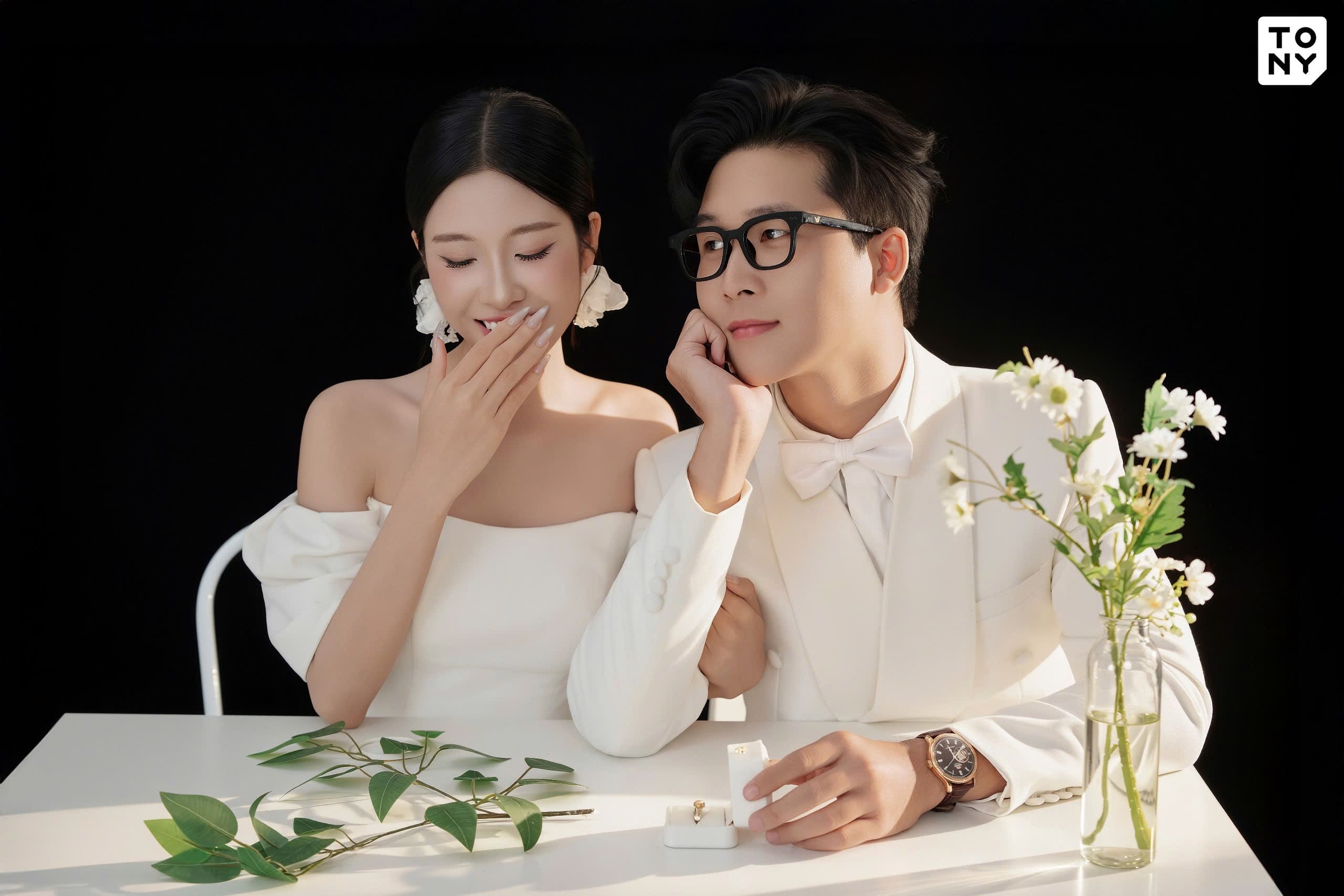 Cặp đôi chụp ảnh cưới đường phố và biển Đà Lạt thơ mộng - nguồn từ tonywedding