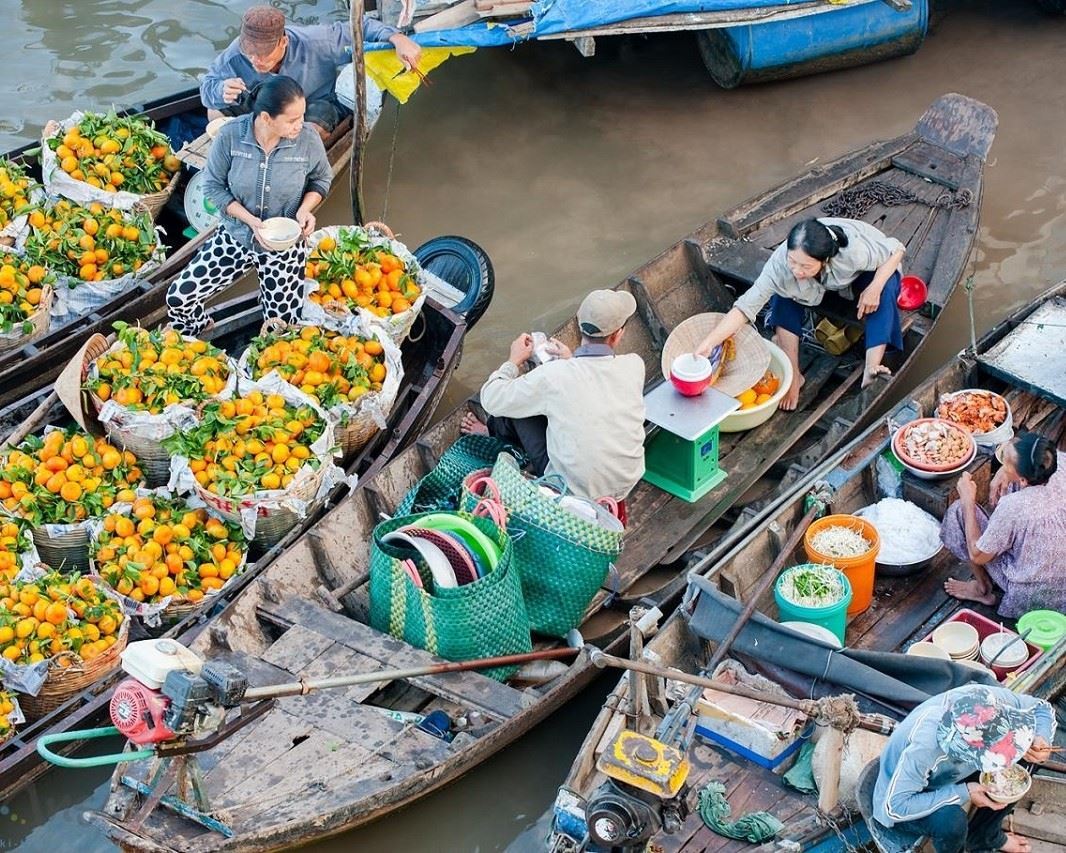 Chợ nổi Cái Răng nhộn nhịp buổi sớm