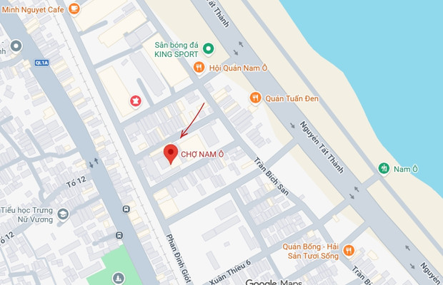 Đặc sản và hàng tiêu dùng địa phương tại chợ