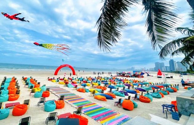 Chợ cá gỗ Mân Thái rực rỡ sắc màu là điểm check-in - nguồn từ vietnambooking.com