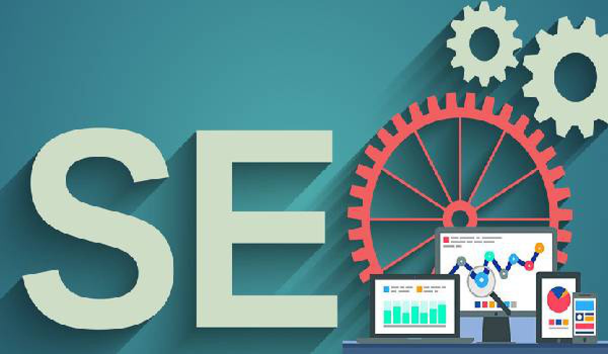 Đồ thị so sánh hiệu quả giữa từ khóa broad và long-tail keywords trong ngành công nghệ