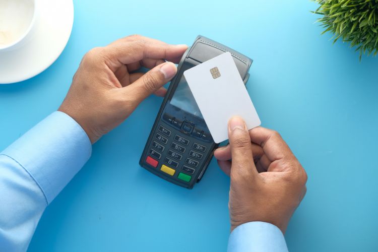 Các loại thẻ ngân hàng phù hợp từng độ tuổi - nguồn từ zalopay