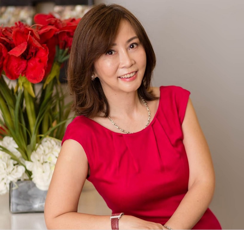 Nội thất kết hợp gam màu vàng đất và xanh lá cây - nguồn từ luxuo