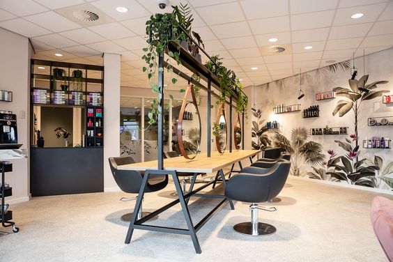 The Salon lounge với trang trí tinh tế