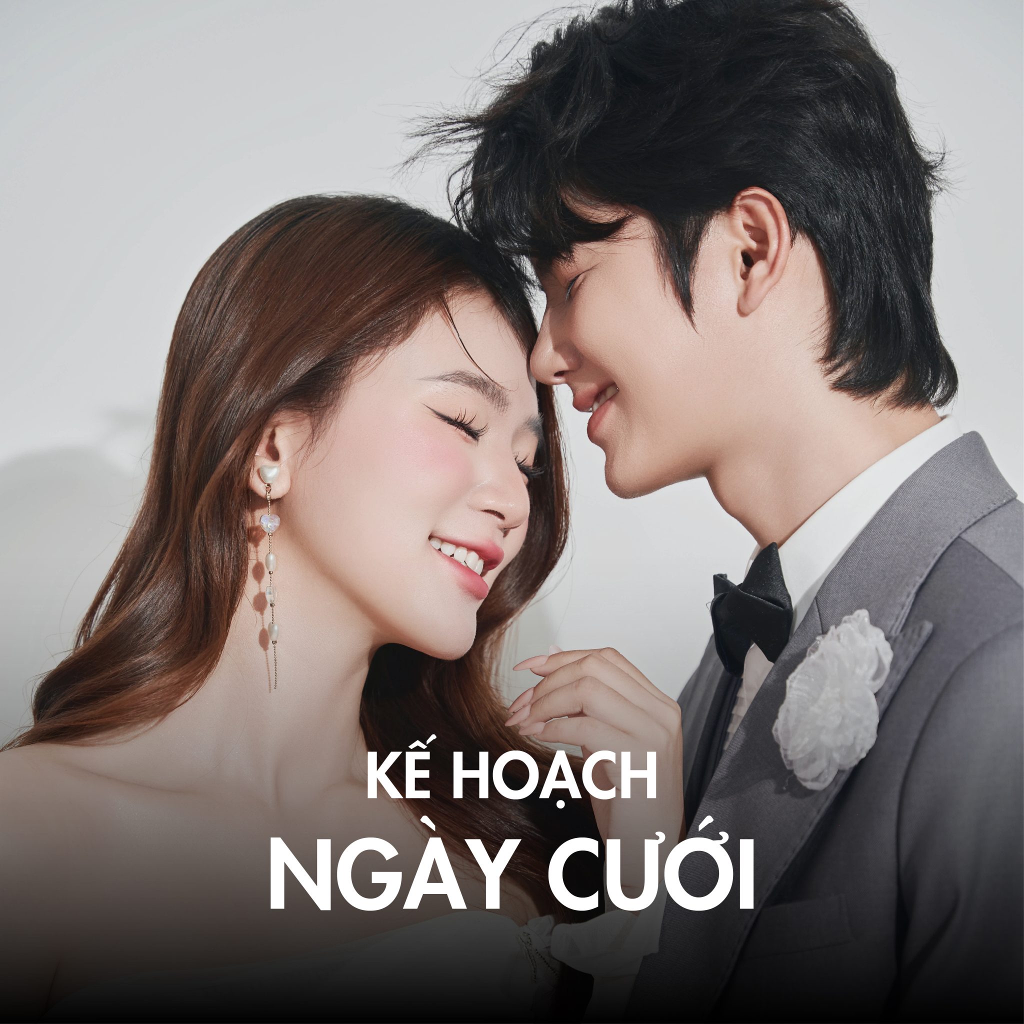 Cô dâu thử trang phục cưới, lựa chọn kiểu váy phù hợp vóc dáng