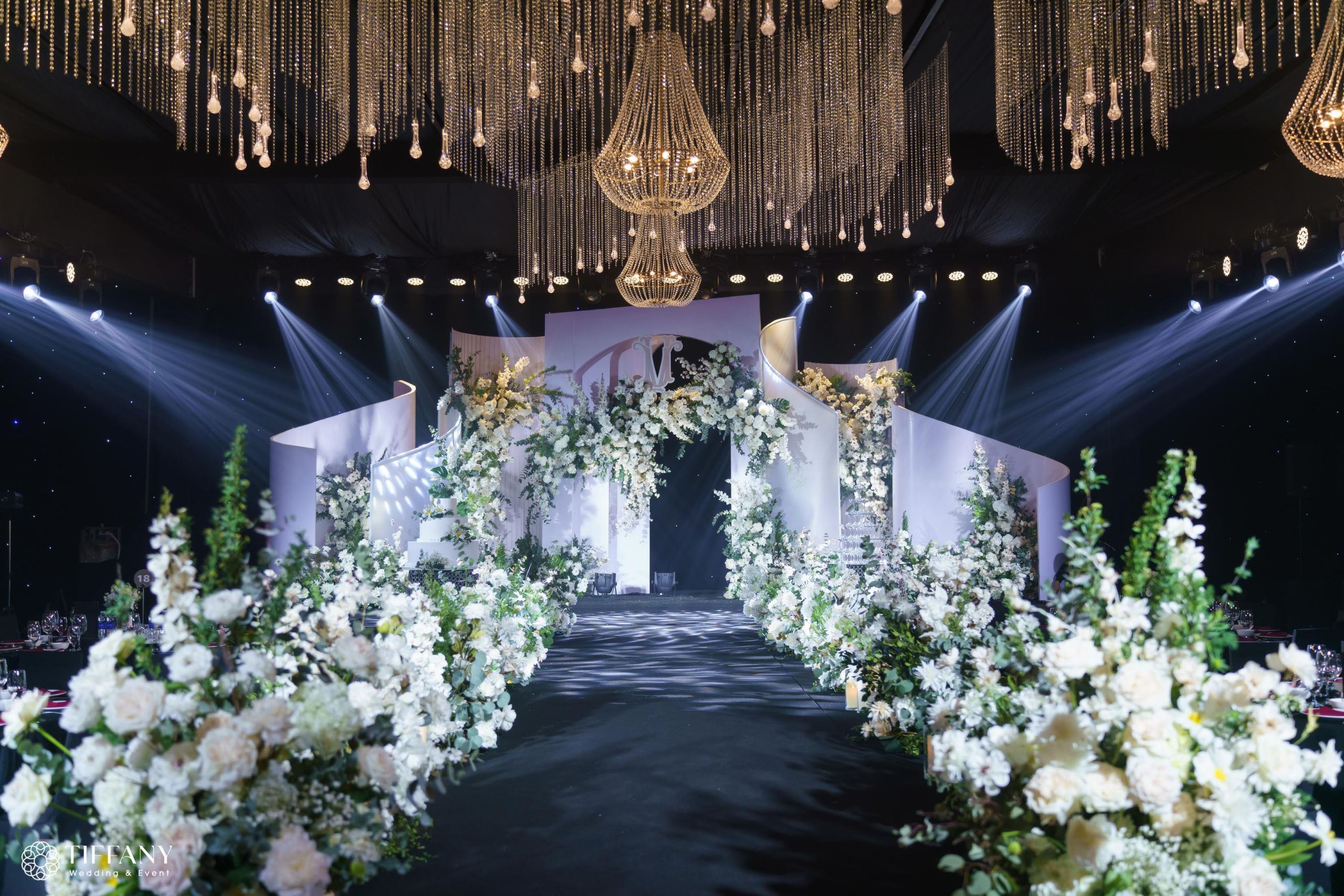 Phong cách L'amour Wedding sang trọng và lộng lẫy