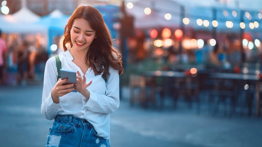 Bảng phân tích từ khóa với dữ liệu thể tích tìm kiếm và độ cạnh tranh