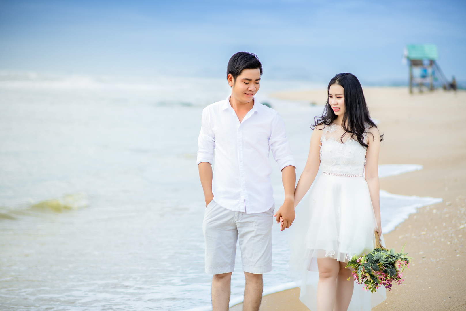 Chụp ảnh cưới concept lãng mạn trên bãi biển Vĩnh Hy, gần Hồ Cốc