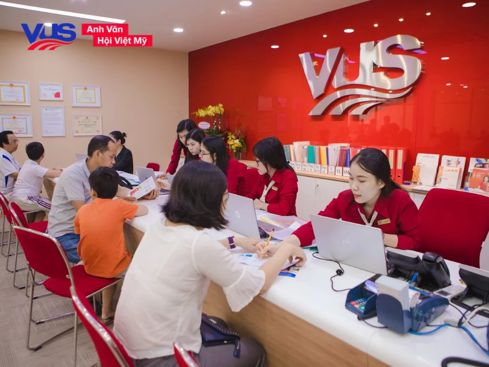 Luyện nói tiếng Anh qua các khoá học chuyên sâu của VUS