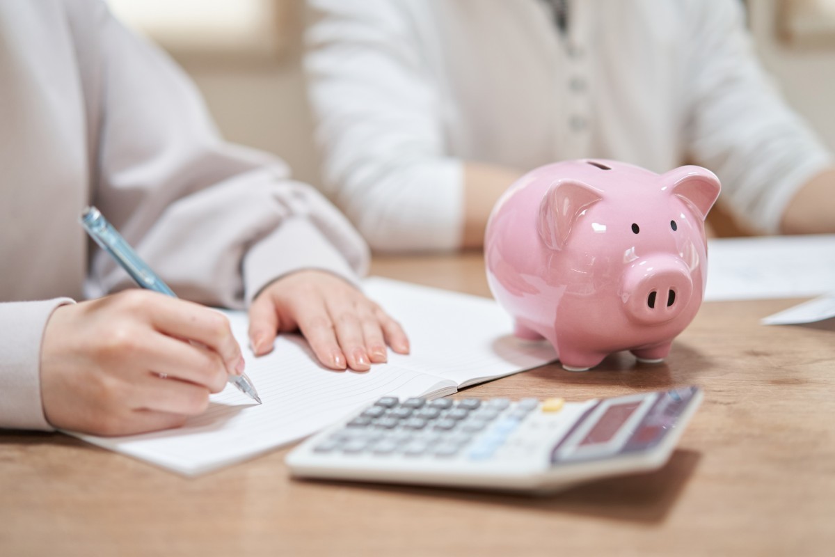 Theo dõi và điều chỉnh kế hoạch chi tiêu gia đình hàng tháng